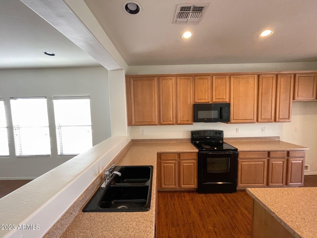18235 N Alicia Court - Photo 7