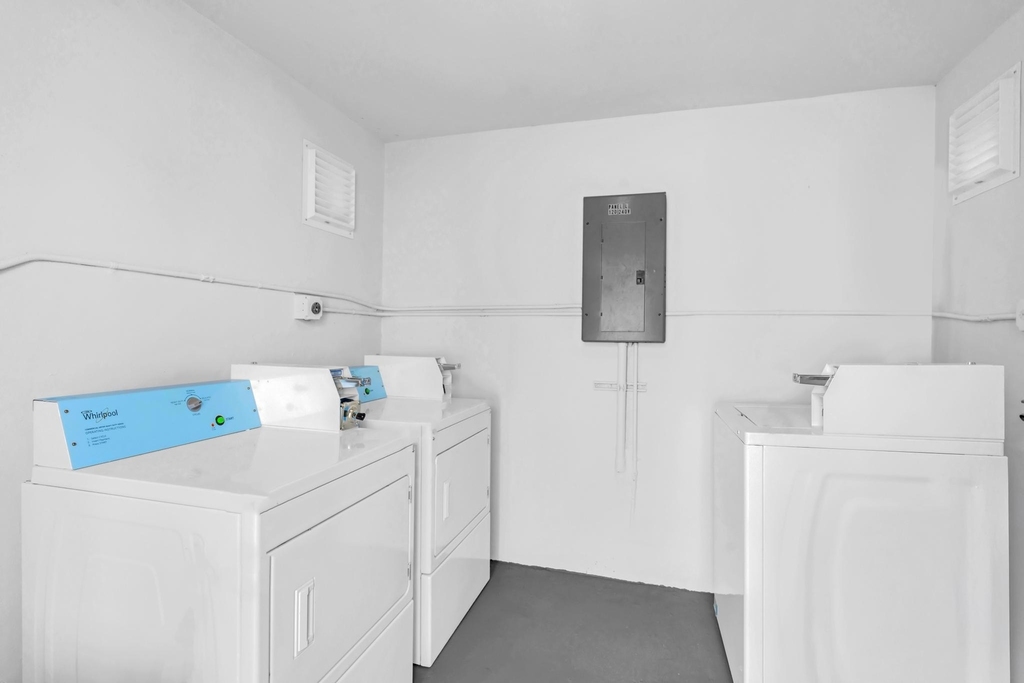1142 Sw 4th Street - Photo 8