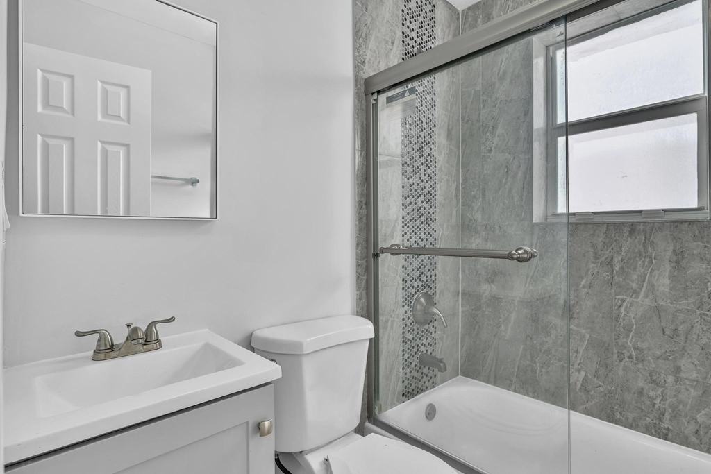 1142 Sw 4th Street - Photo 4
