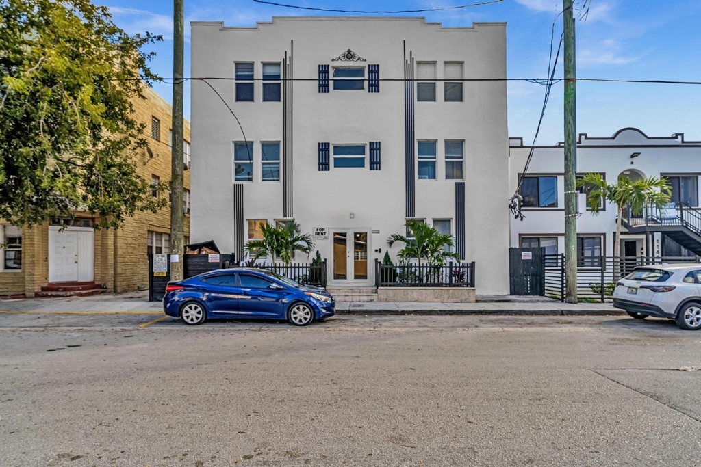 1142 Sw 4th Street - Photo 9