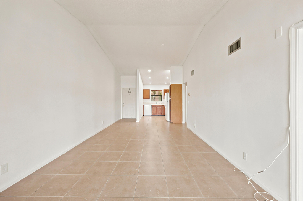 2600 Greenwood Terrace - Photo 3