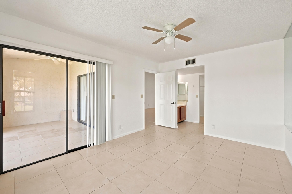 2600 Greenwood Terrace - Photo 12