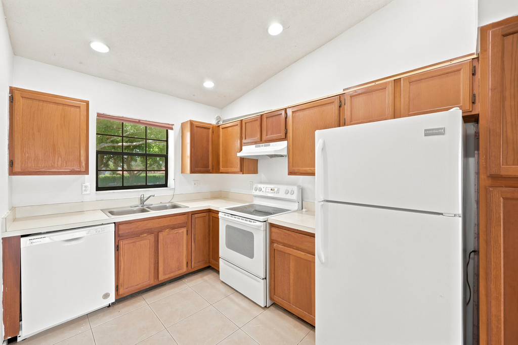 2600 Greenwood Terrace - Photo 9