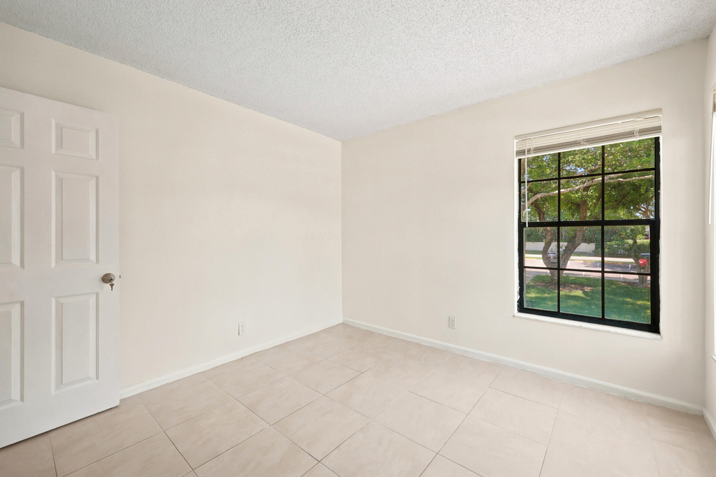 2600 Greenwood Terrace - Photo 19
