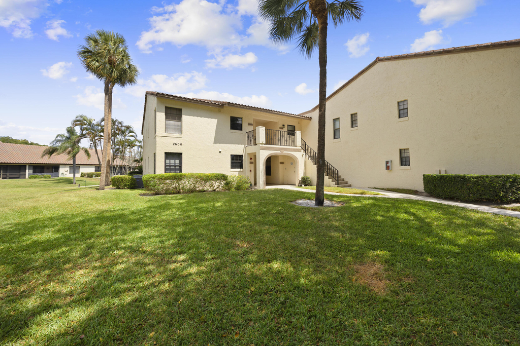 2600 Greenwood Terrace - Photo 0