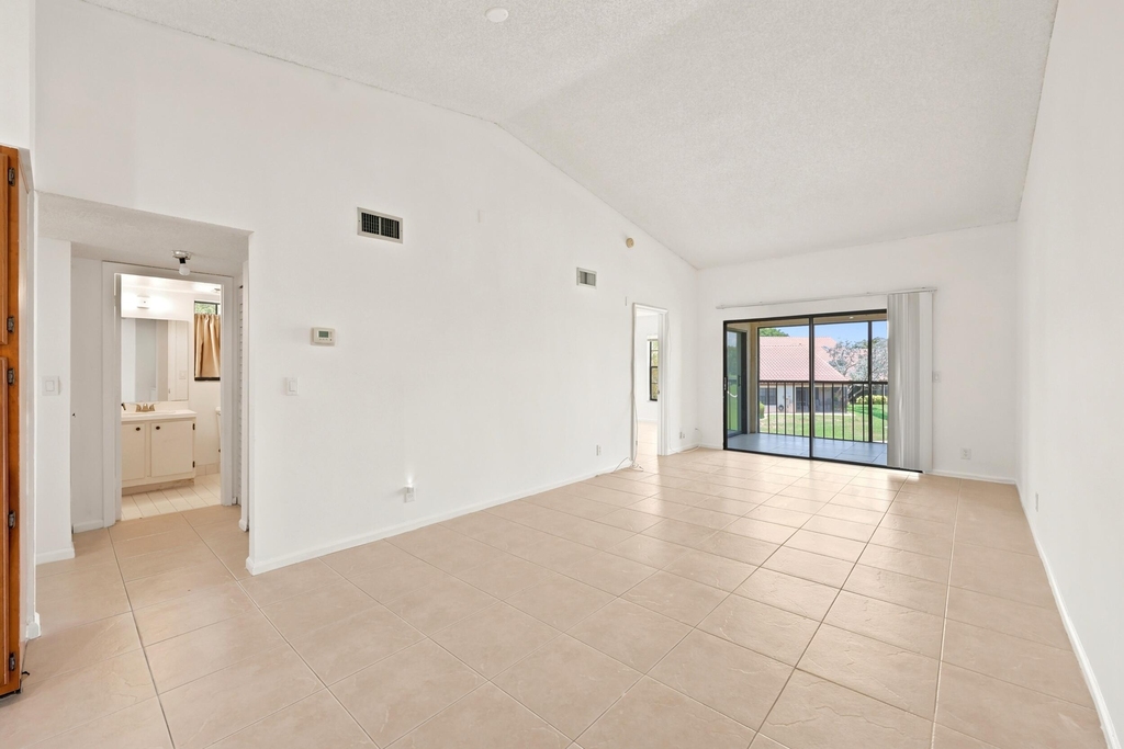 2600 Greenwood Terrace - Photo 5