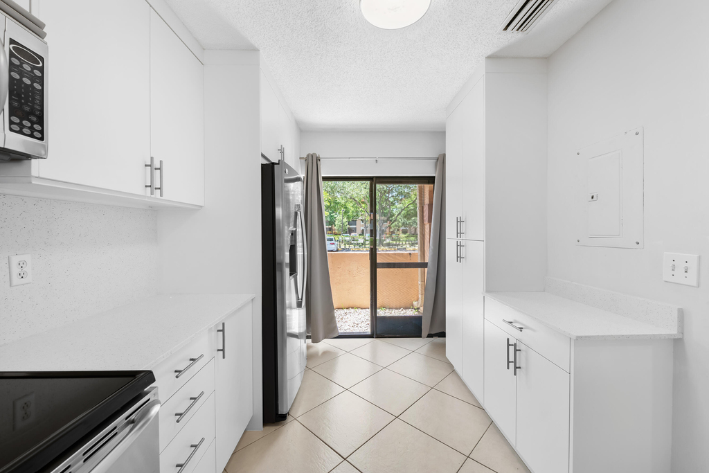 10691 Nw 14th Street - Photo 27