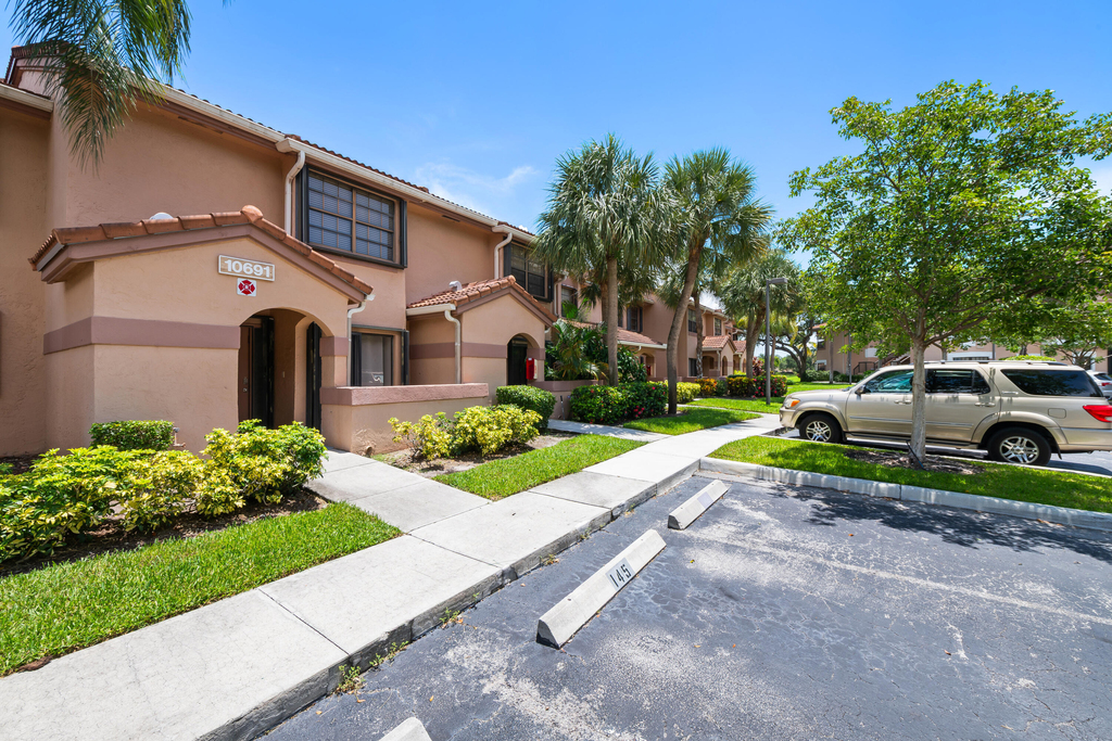 10691 Nw 14th Street - Photo 5