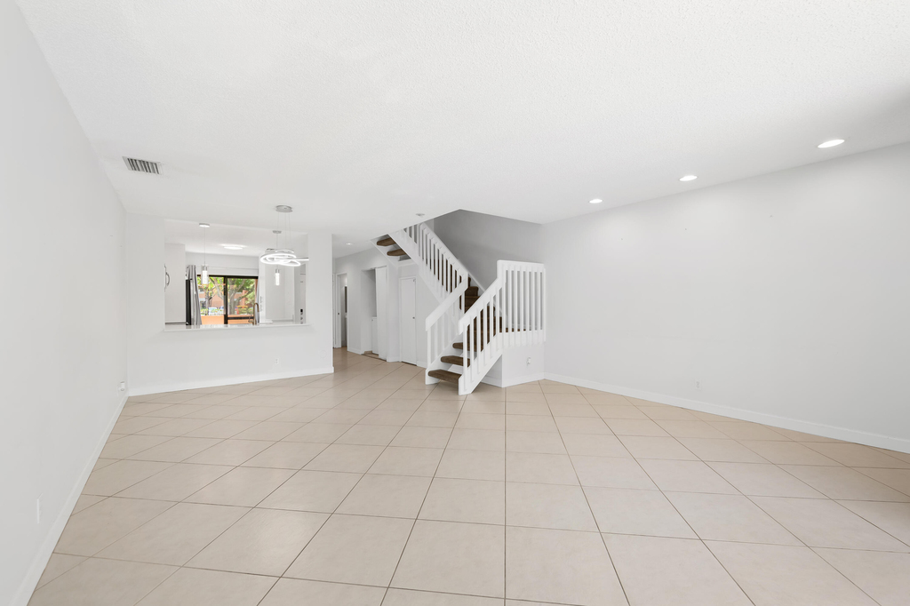 10691 Nw 14th Street - Photo 14