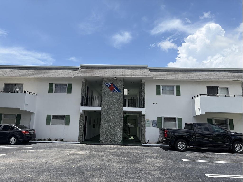 320 Sw 1st Street - Photo 0
