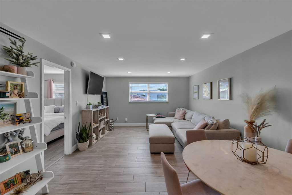 611 Ne 14th Avenue - Photo 0