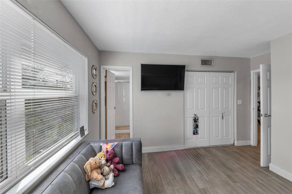 611 Ne 14th Avenue - Photo 13