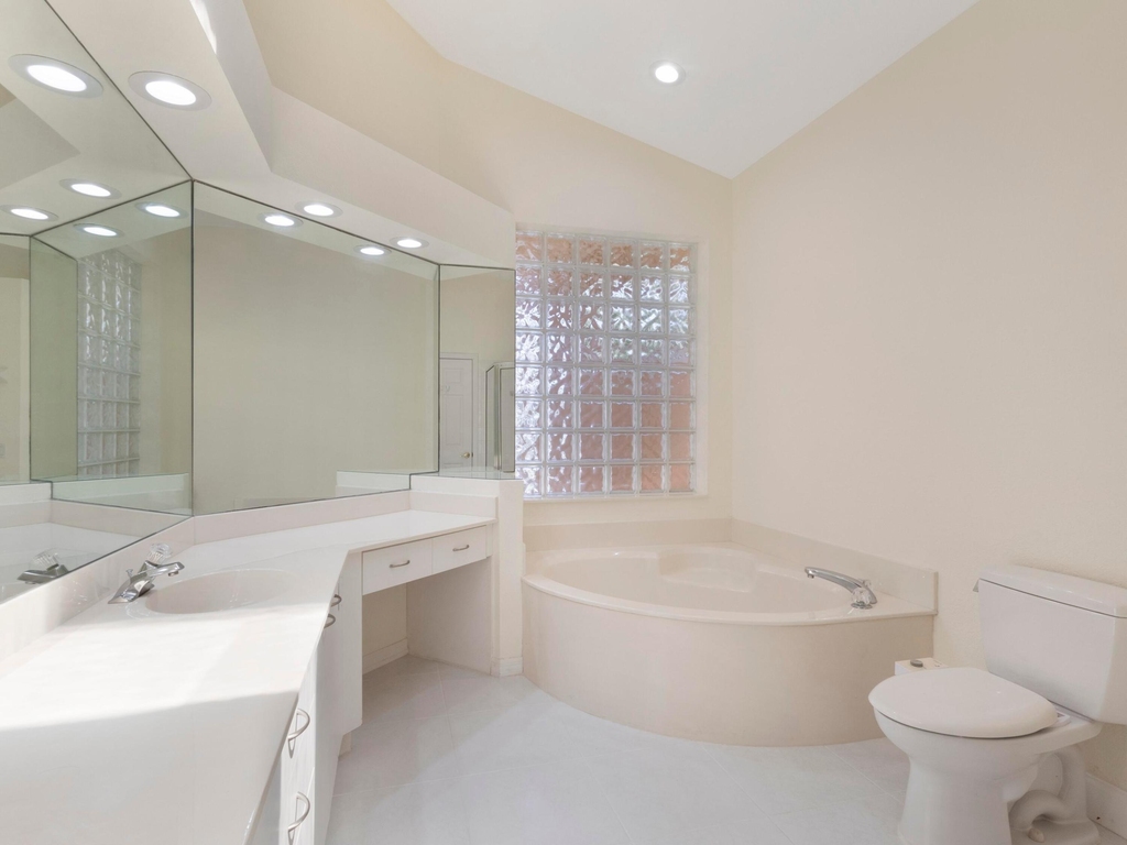 5279 Brookview Drive - Photo 21