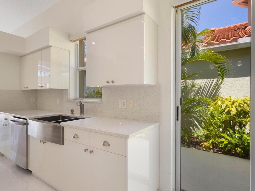 5279 Brookview Drive - Photo 14
