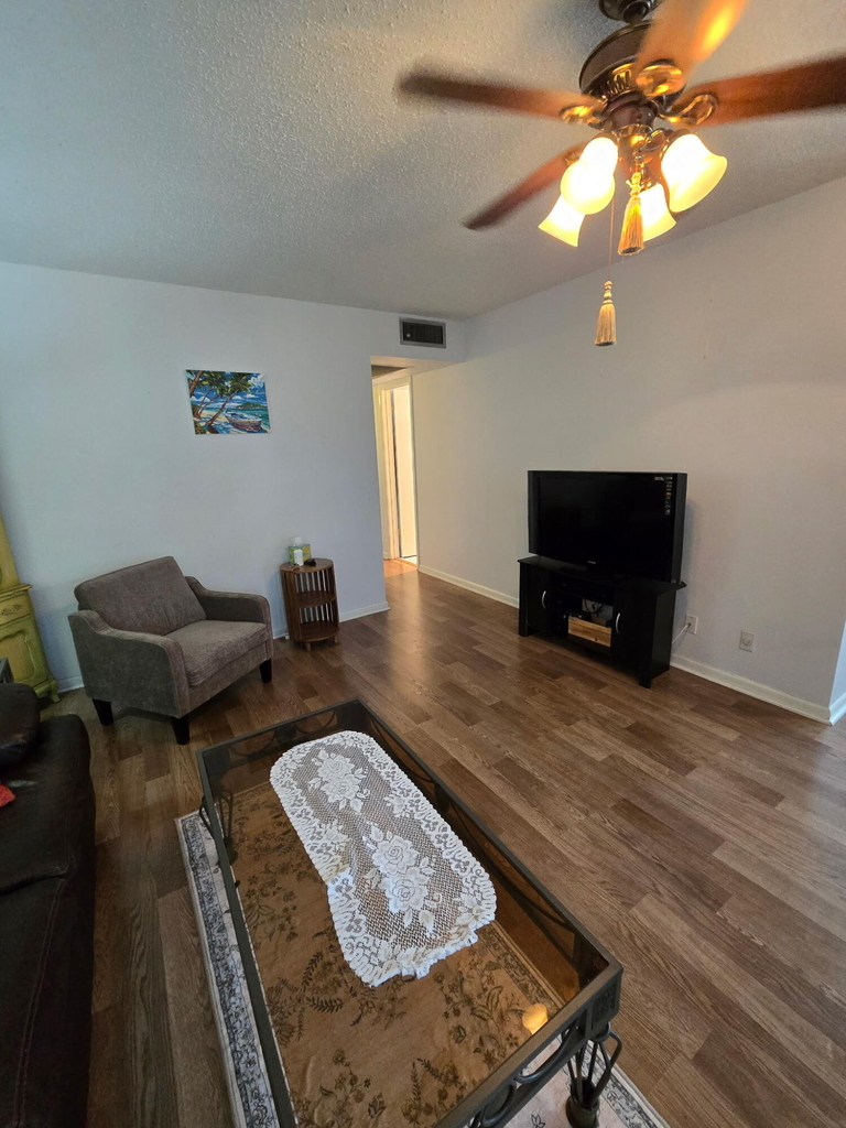 357 Markham P - Photo 2