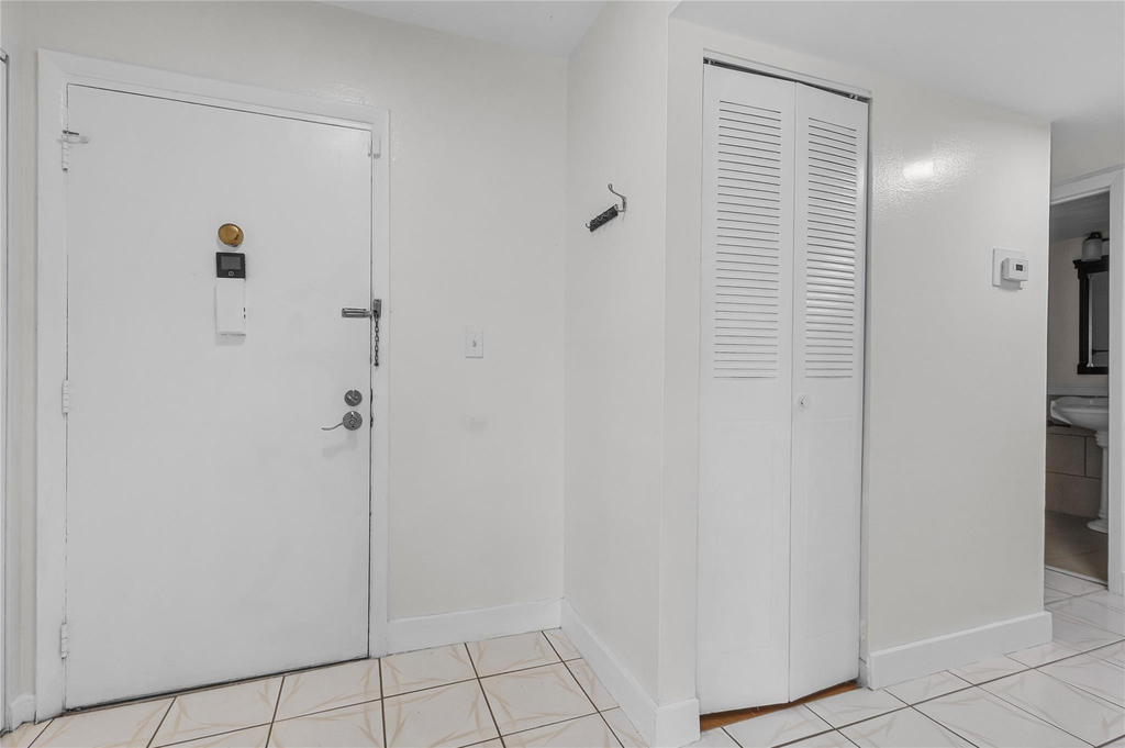 8205 Nw 61st Street - Photo 2