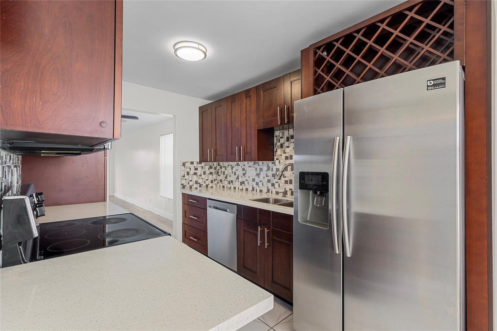 8205 Nw 61st Street - Photo 7