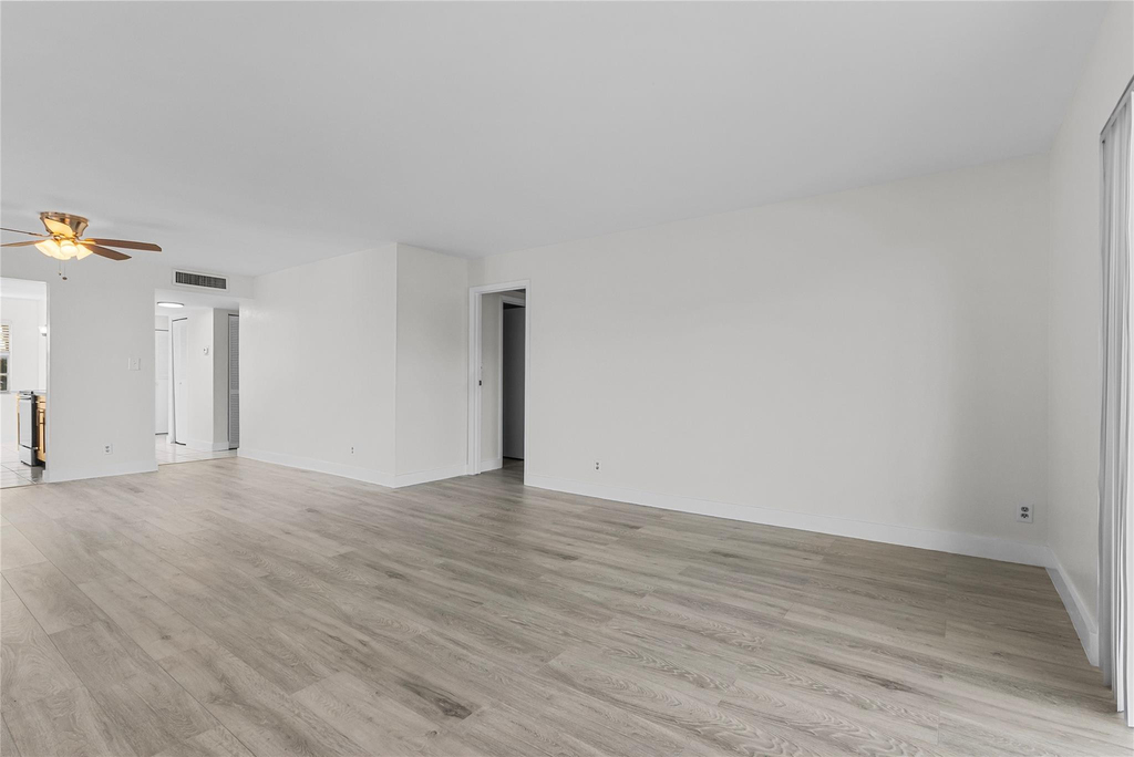 8205 Nw 61st Street - Photo 15