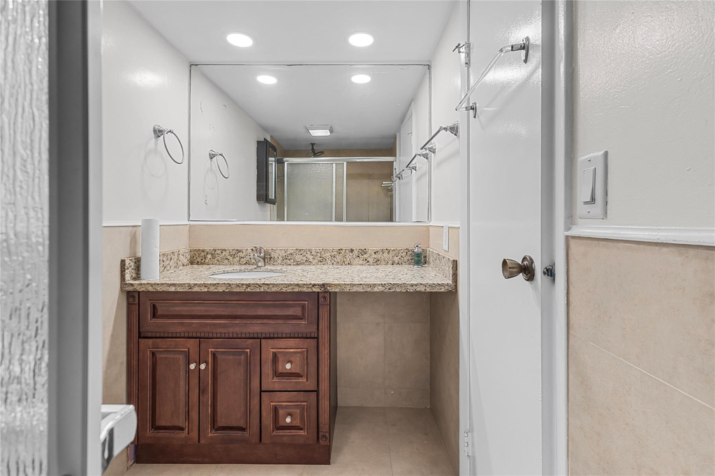 8205 Nw 61st Street - Photo 21