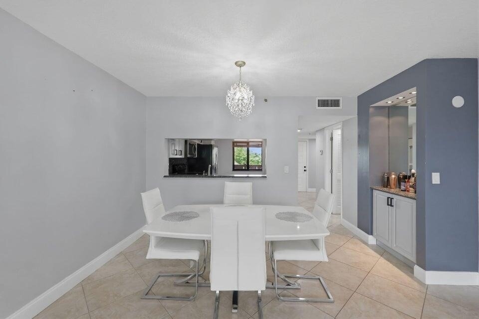 2206 S Cypress Bend Drive - Photo 4