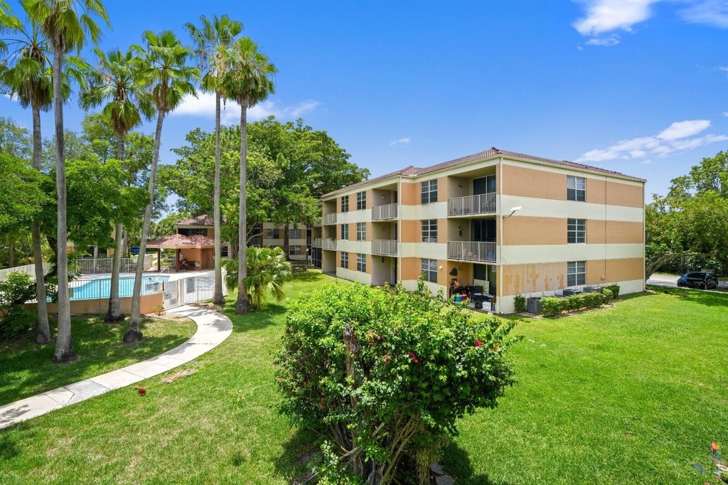 8296 Nw 24th Street - Photo 7