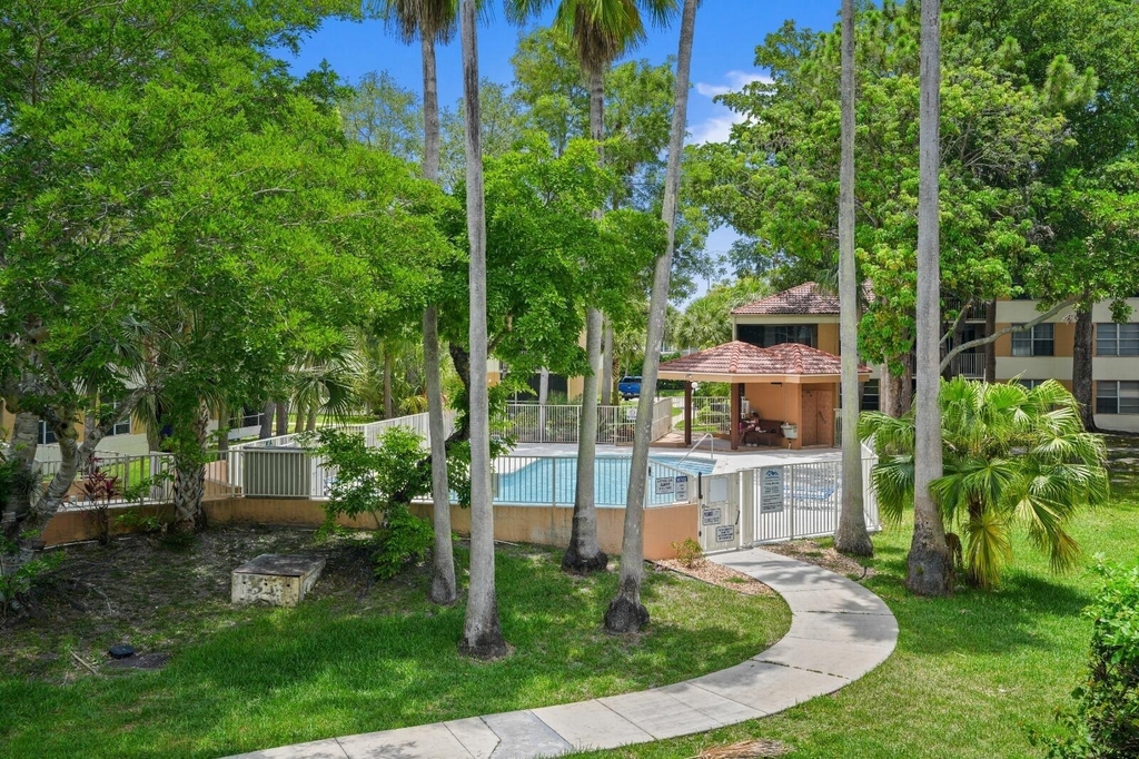 8296 Nw 24th Street - Photo 6
