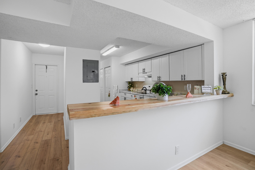 8296 Nw 24th Street - Photo 2