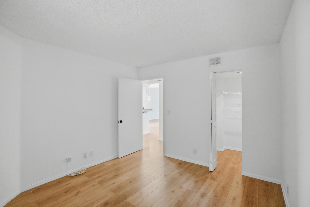 8296 Nw 24th Street - Photo 4