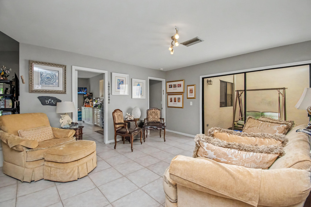 7678 Solimar Circle - Photo 6