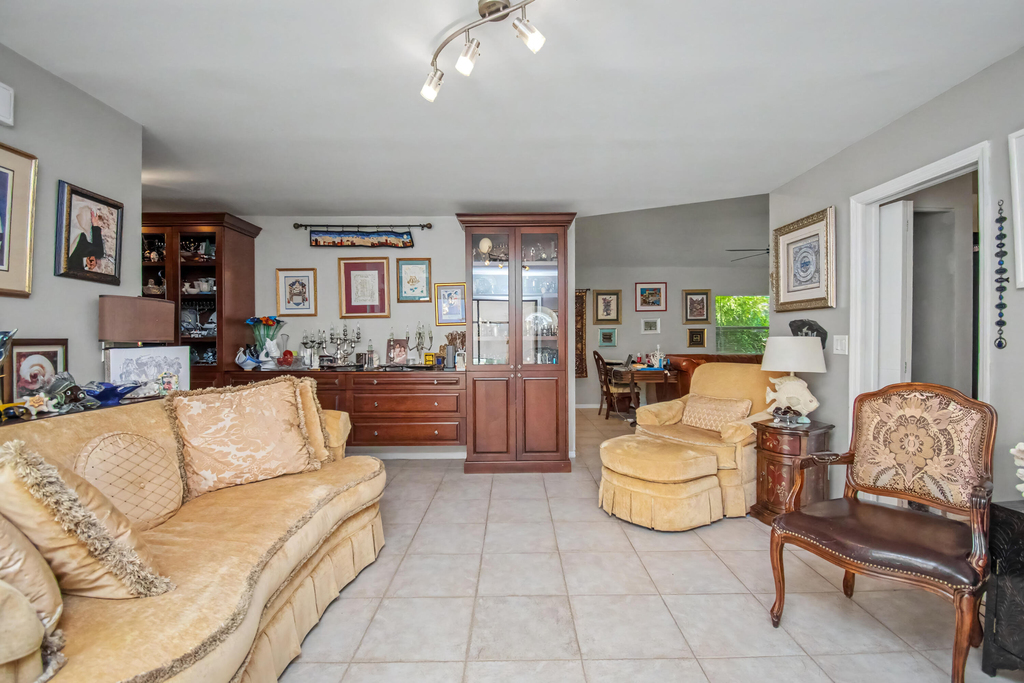 7678 Solimar Circle - Photo 9
