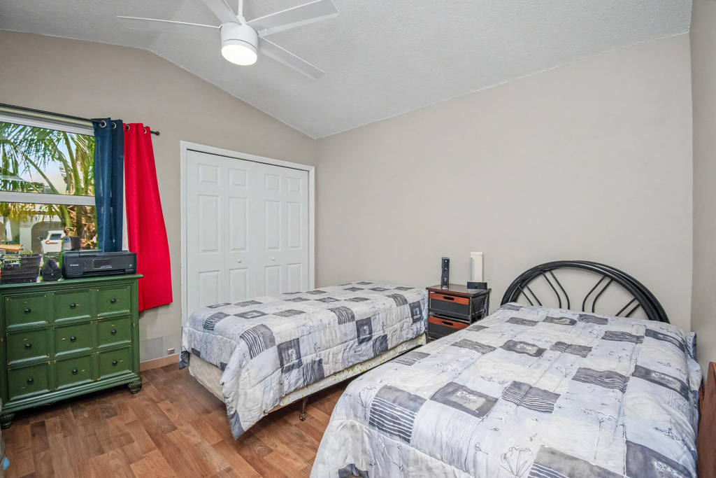 7678 Solimar Circle - Photo 28