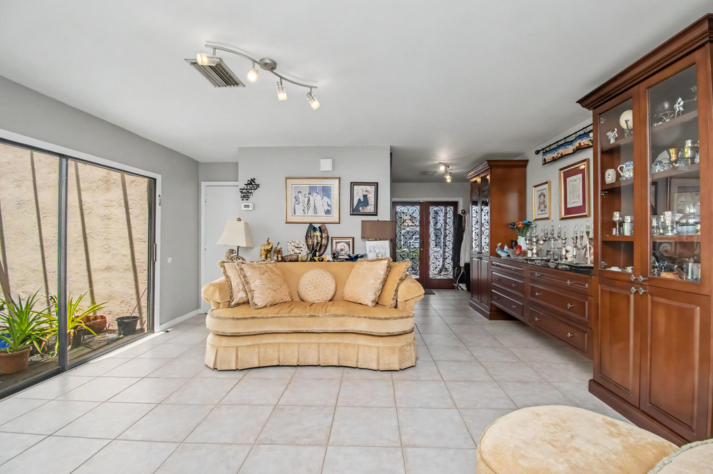 7678 Solimar Circle - Photo 7