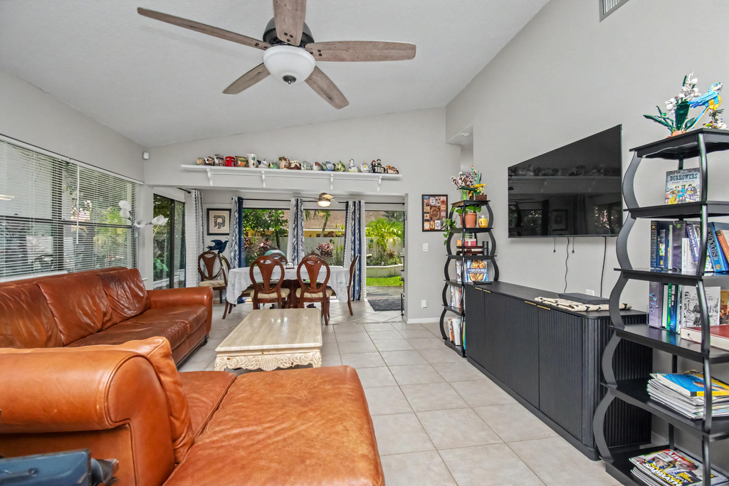 7678 Solimar Circle - Photo 11