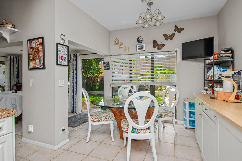 7678 Solimar Circle - Photo 18