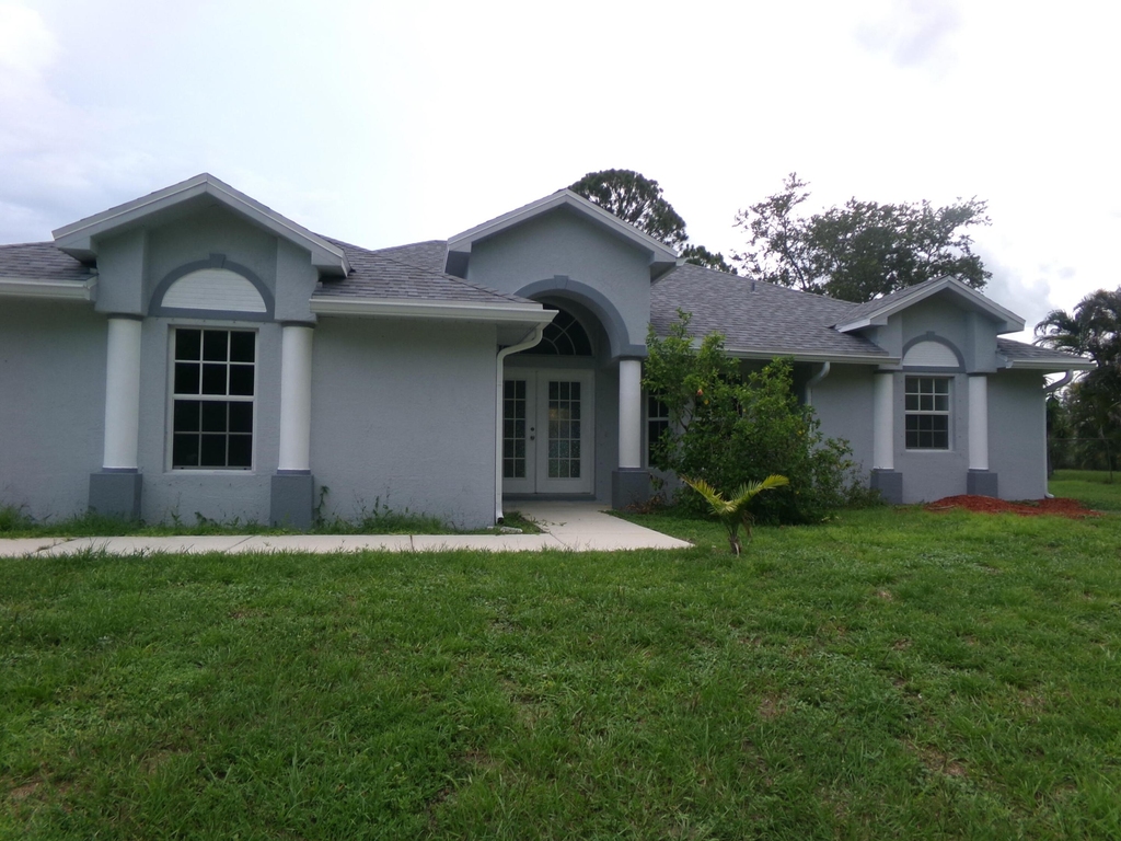502 Sw Souris Avenue - Photo 1