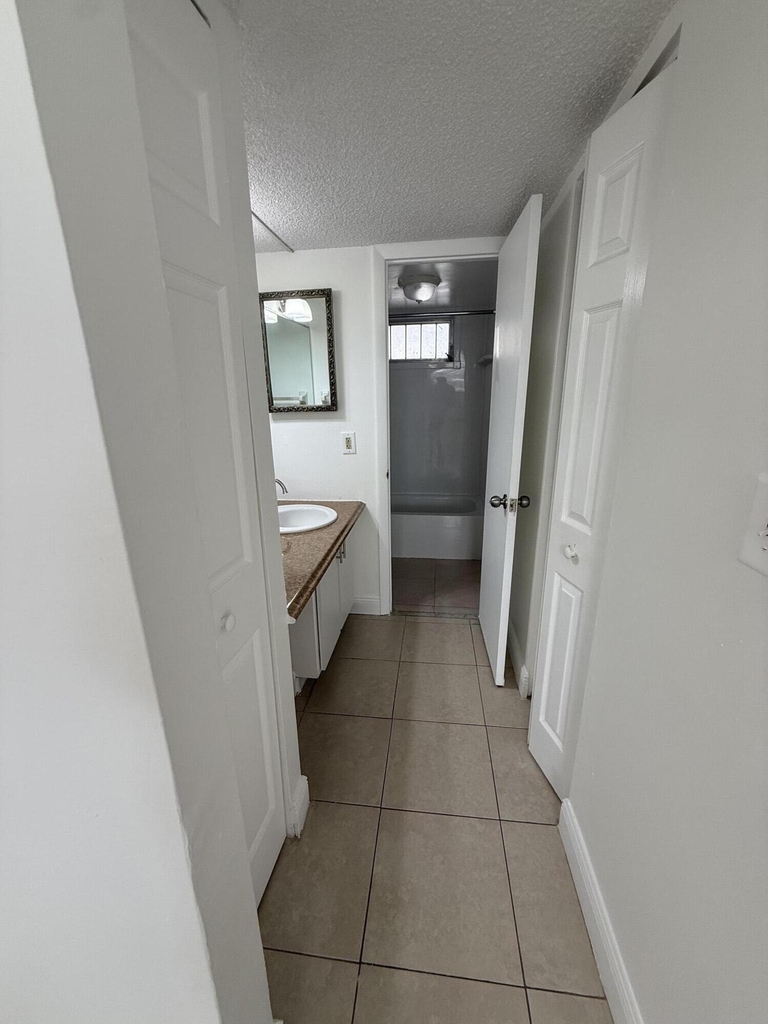5750 Nw 64th Avenue - Photo 8