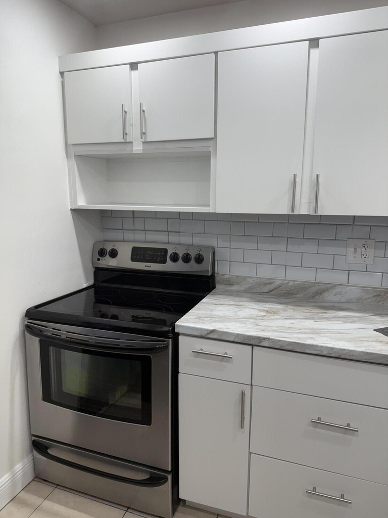 5750 Nw 64th Avenue - Photo 1