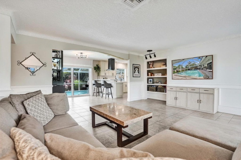 1430 Ne 57th Street - Photo 3