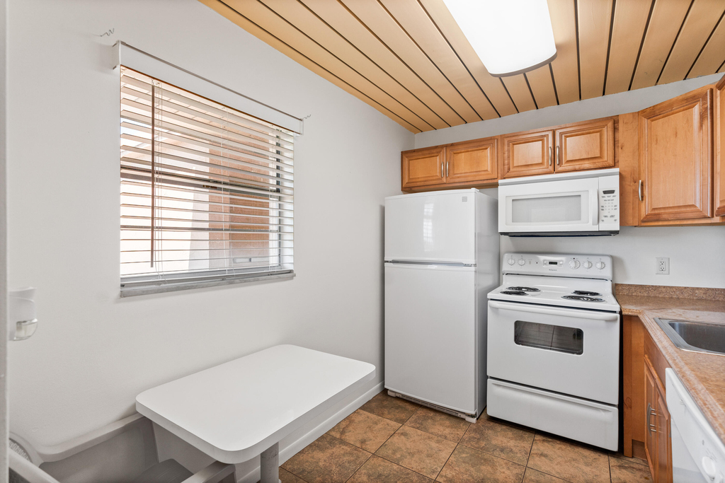 2515 Ne 2nd Court - Photo 8