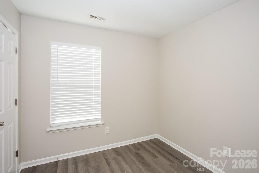 5429 Morning Breeze Lane - Photo 10