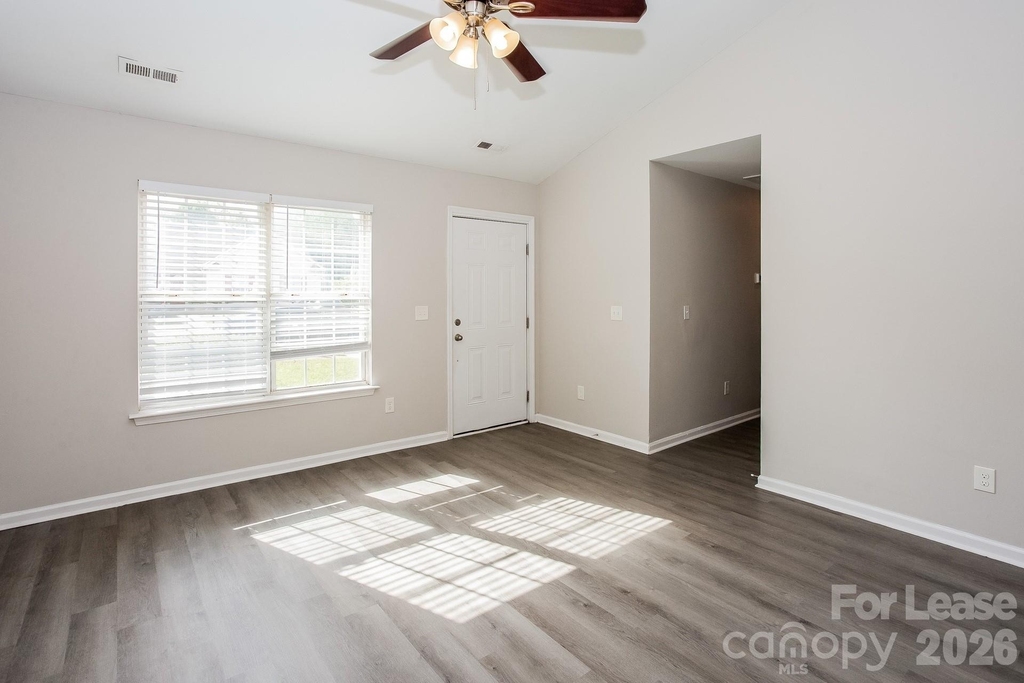5429 Morning Breeze Lane - Photo 5