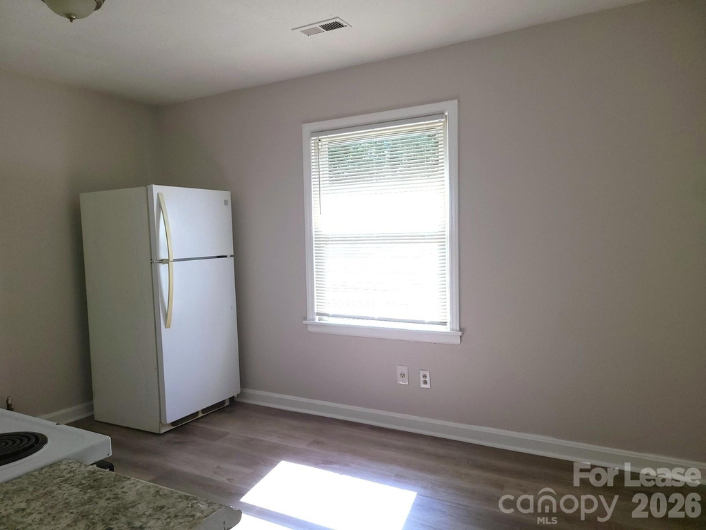 956 S Hoskins Road - Photo 2