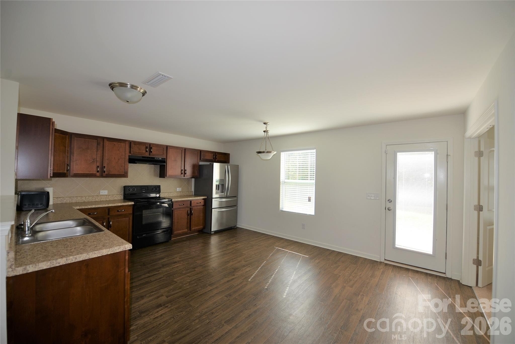 9527 Hanberry Boulevard - Photo 2