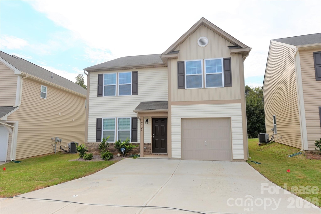 9527 Hanberry Boulevard - Photo 0