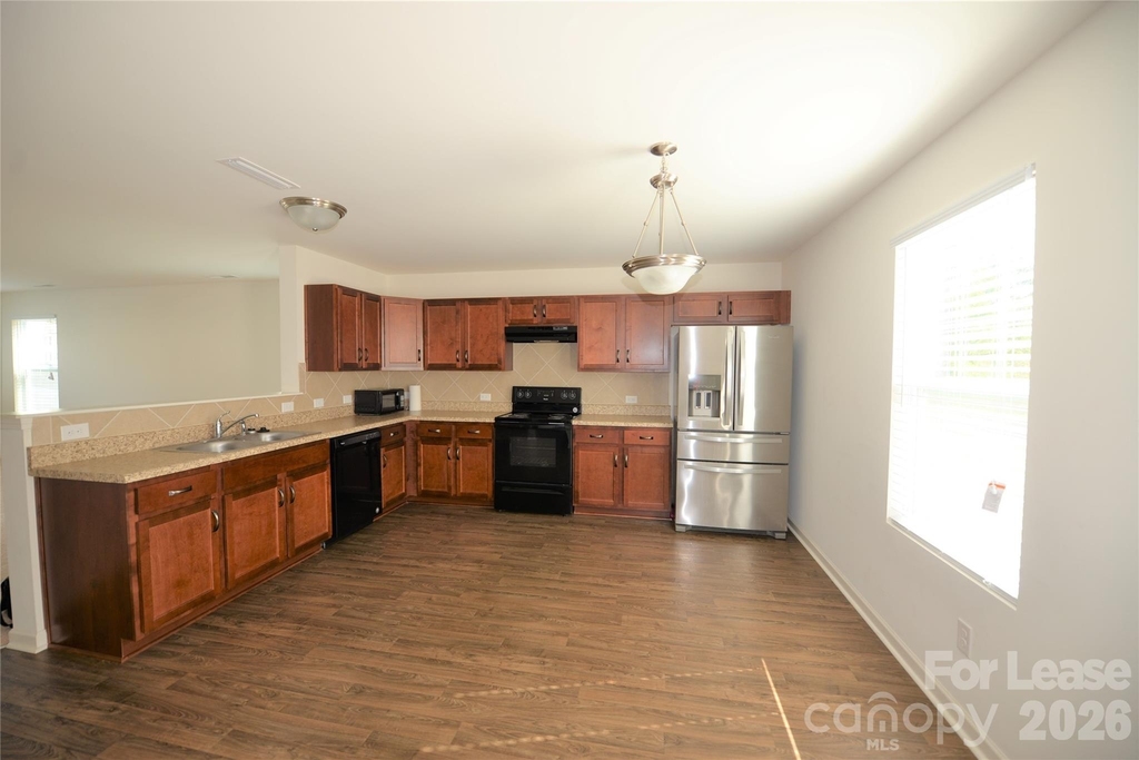 9527 Hanberry Boulevard - Photo 3