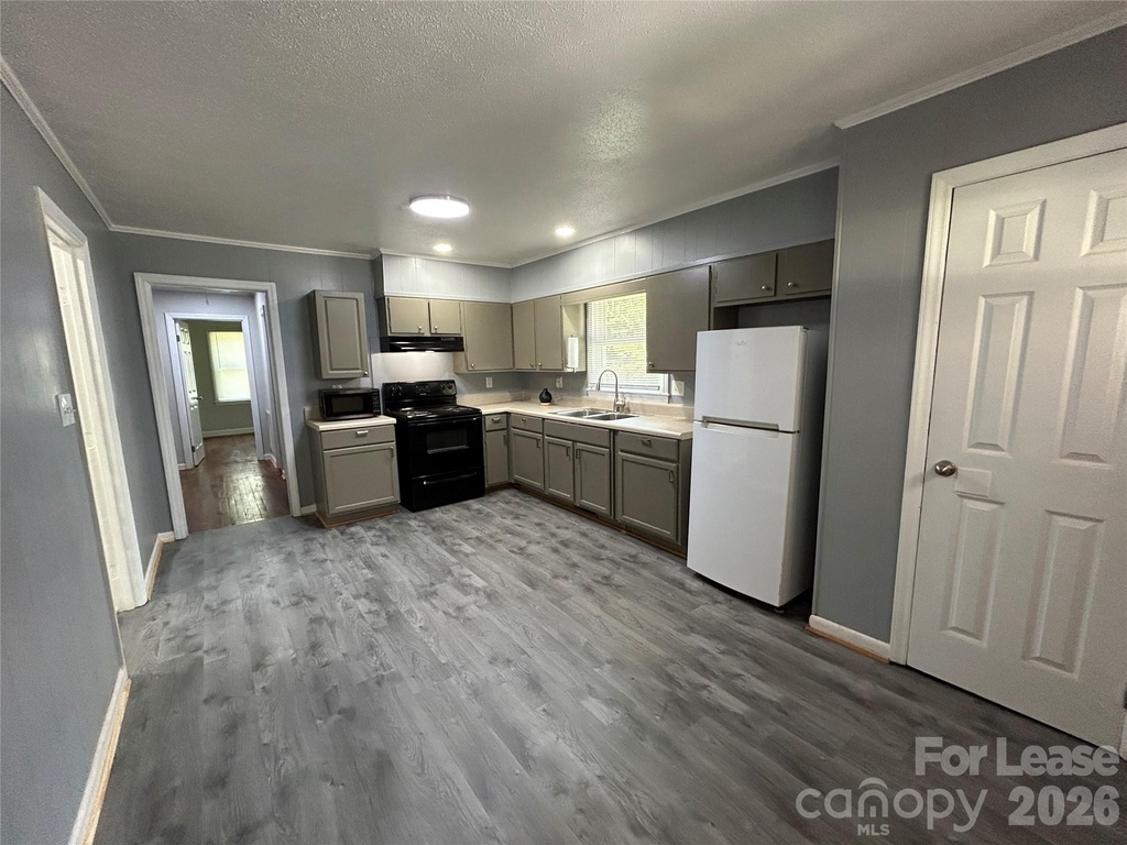 5006 Myers Road - Photo 3