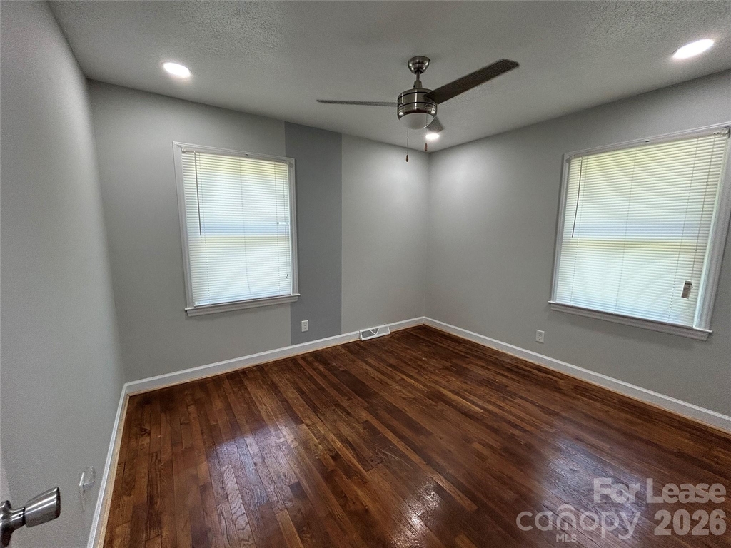 5006 Myers Road - Photo 5
