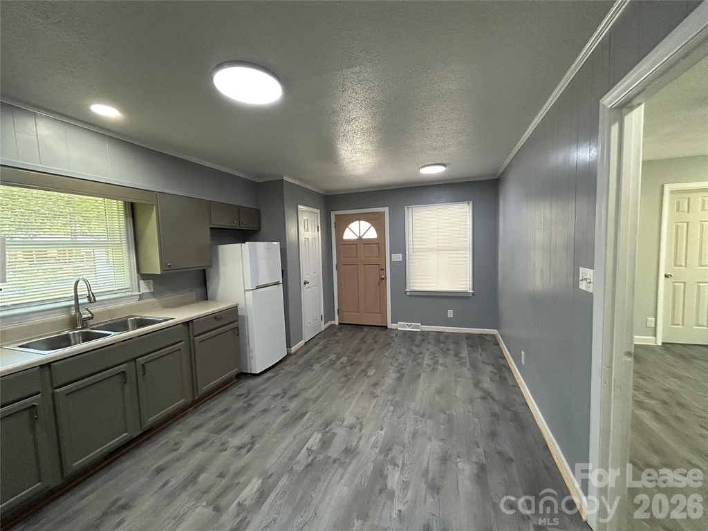 5006 Myers Road - Photo 4