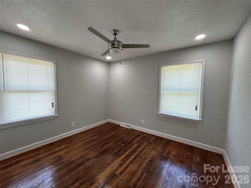 5006 Myers Road - Photo 9