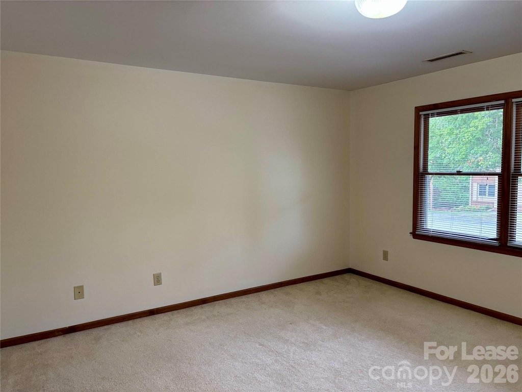 153 Hillcrest Drive - Photo 4